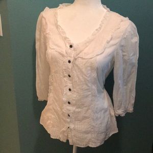 Women’s top! Cream colored with lace accents